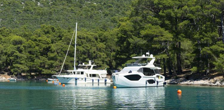 yachts